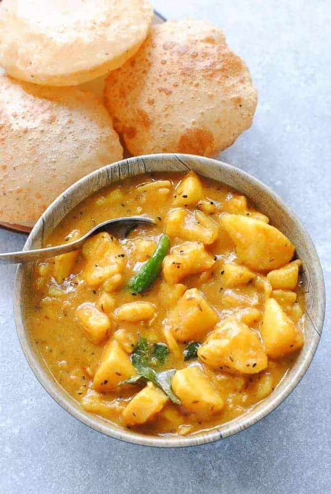 Aloo Curry (Indian Potato Curry)