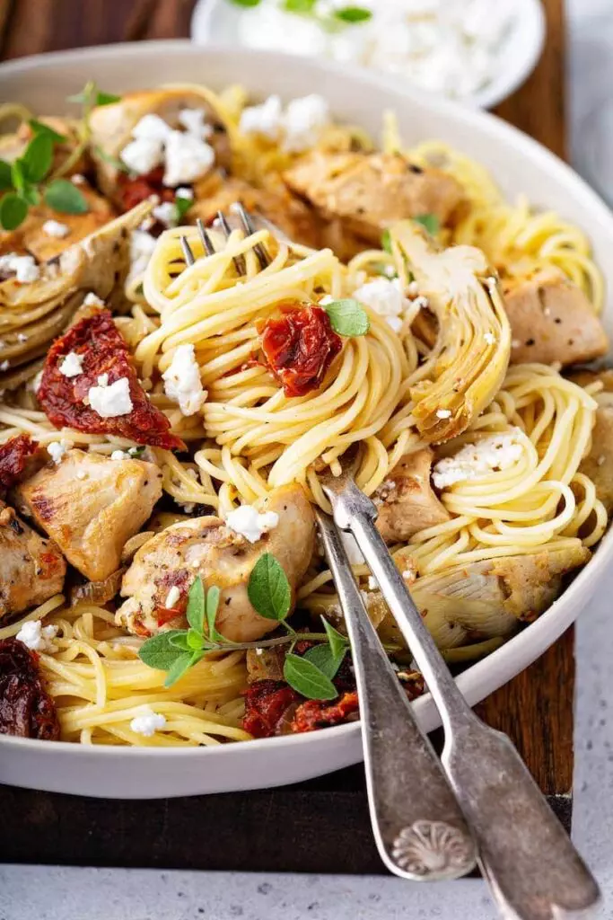 Sun-Dried Tomato and Goat Cheese Carbonara recipes