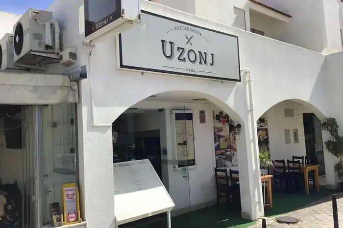 The "IT" Restaurant in Albufeira, Portugal - Uzonj