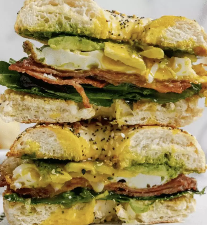 Pesto & Egg Bagel Sandwich