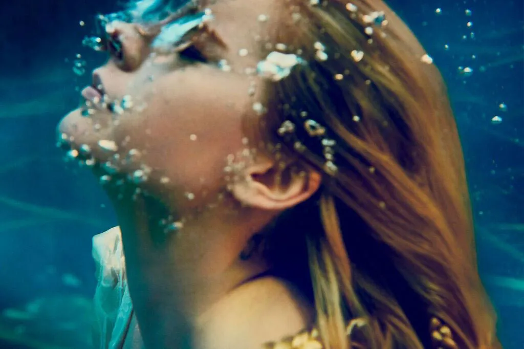 "Head Above Water" - Avril