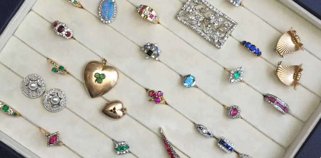 4 Reasons You Should Be Buying Vintage Jewelry